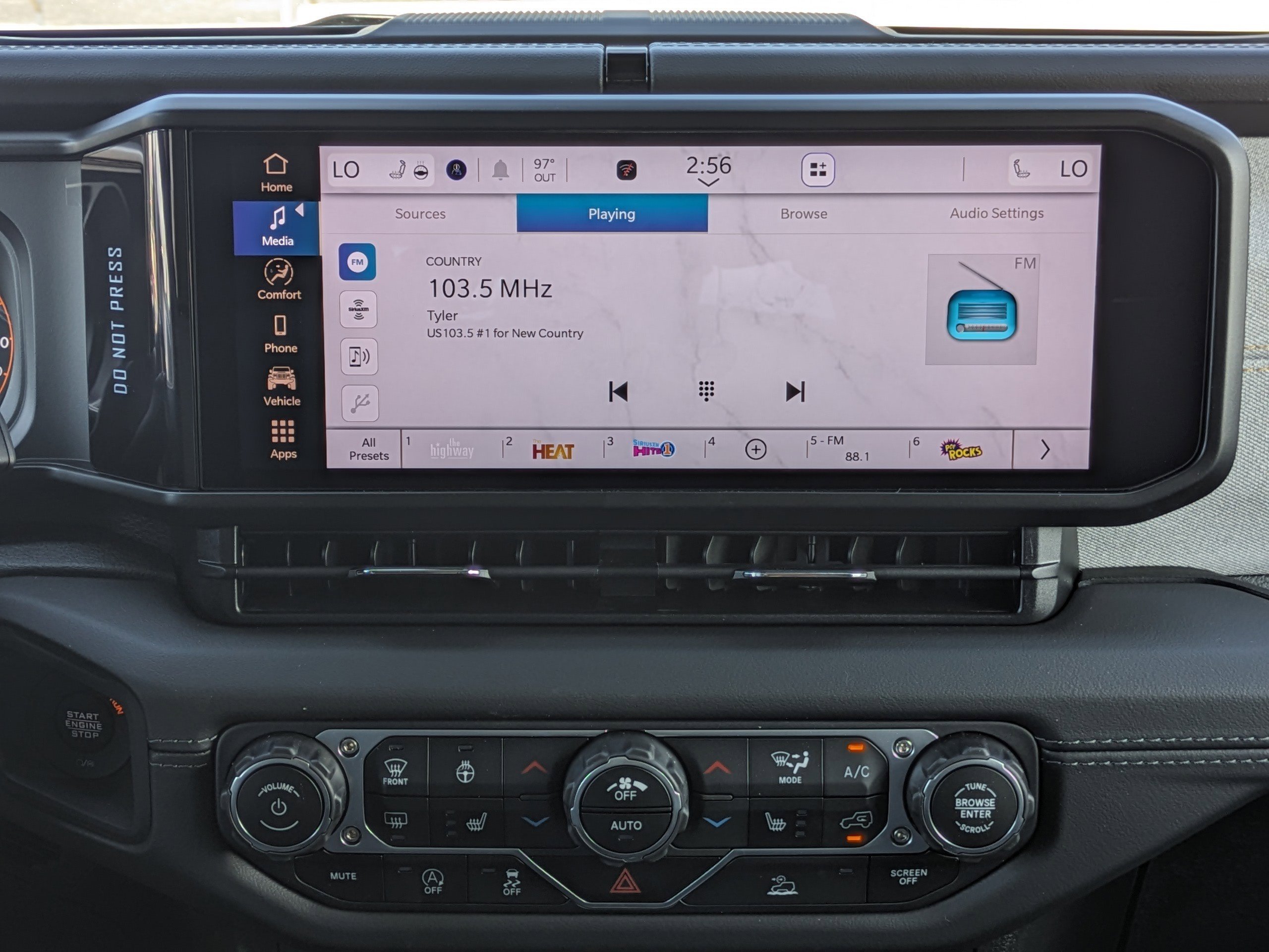 2025 Jeep Wrangler 4-Door Sahara - Photo 17