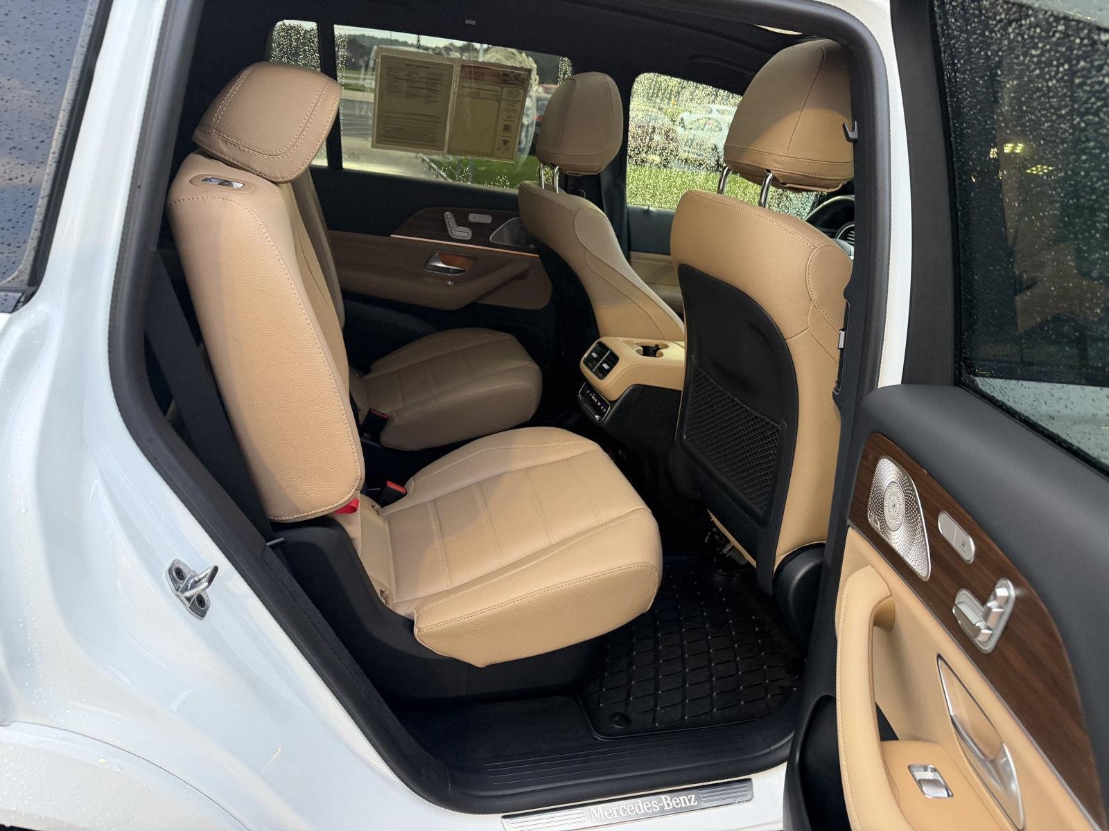 Used 2025 Polar White Mercedes-Benz GLS 450 image 11