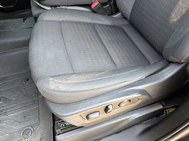 Used 2022 Silver GMC Elevation image 19
