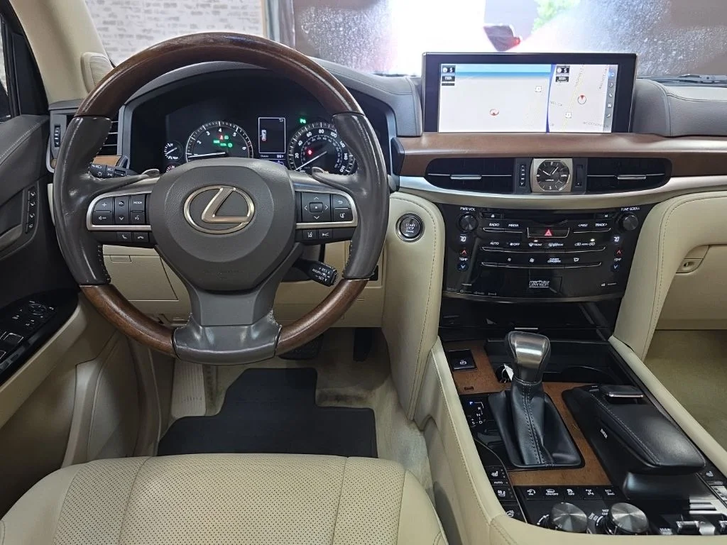 Used 2019 Black Onyx Lexus 570 image 19