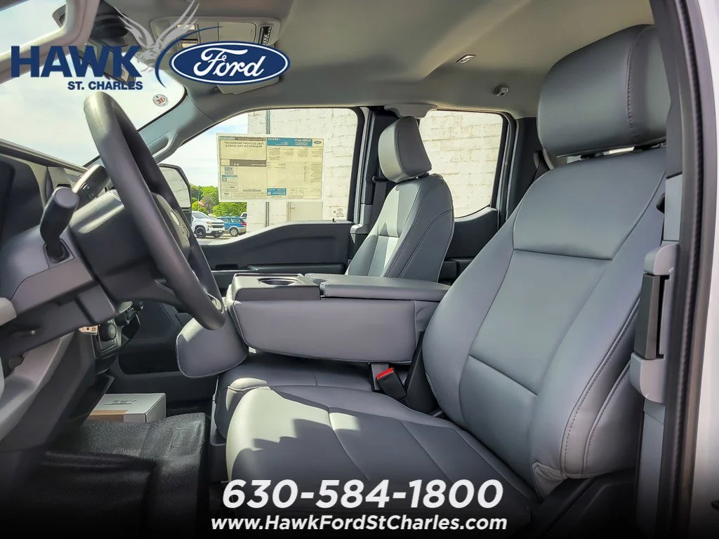 New 2026 Oxford White Ford F-450® XL image 7