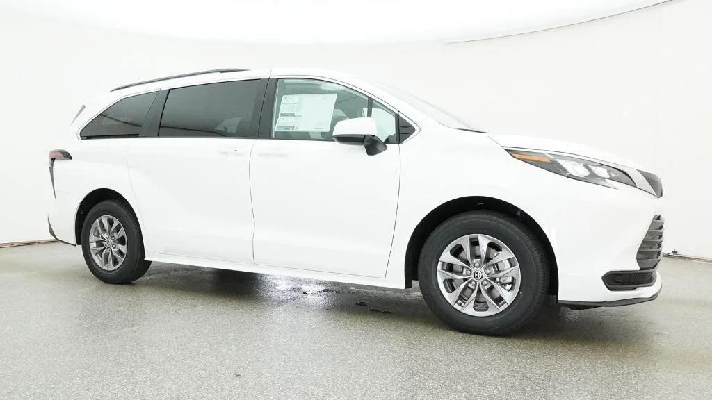 New 2026 Ice Cap Toyota LE image 11