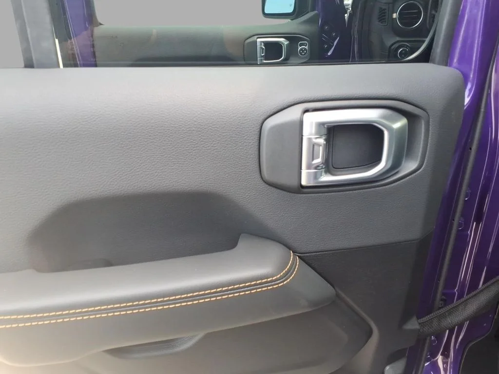 New 2026 Reign Exterior Paint Jeep Sahara image 6