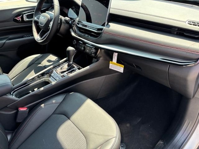 New 2026 Bright White Clear-Coat Exterior Paint Jeep Trailhawk image 22