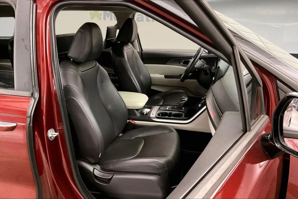 Certified Used 2022 Red Kia LXS image 10