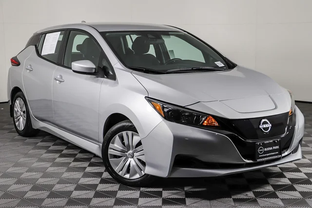 2025 Nissan Leaf S