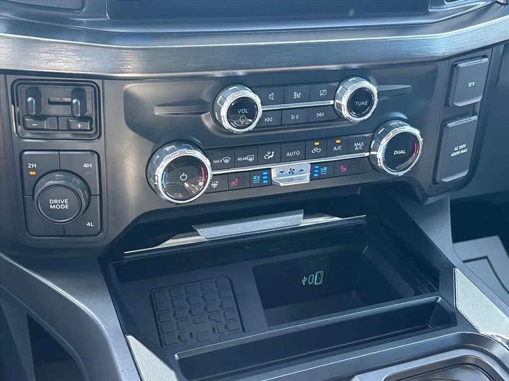 Used 2023 White Ford Lariat image 35