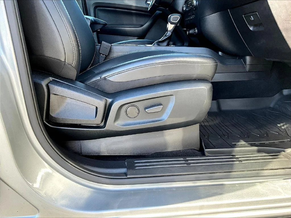 Used 2020 Silver Metallic Ford Lariat image 39