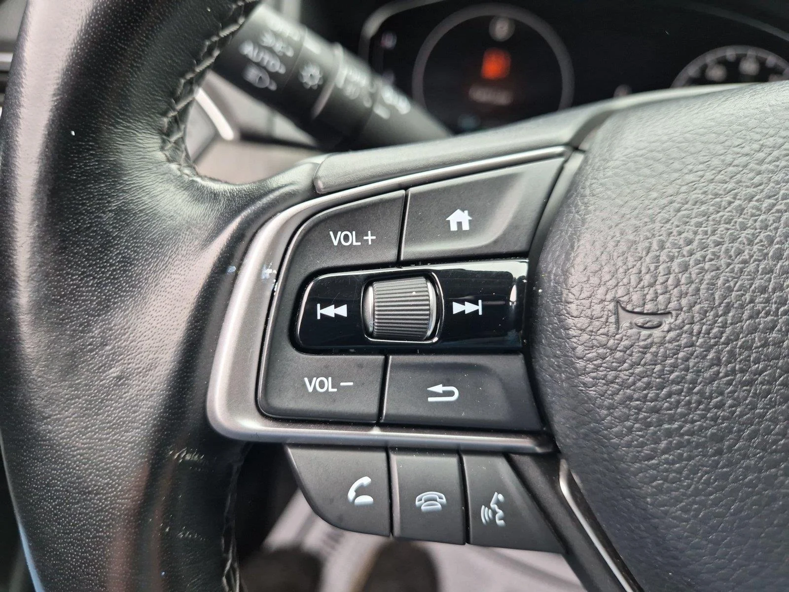Used 2021 Platinum White Pearl Honda Touring image 19