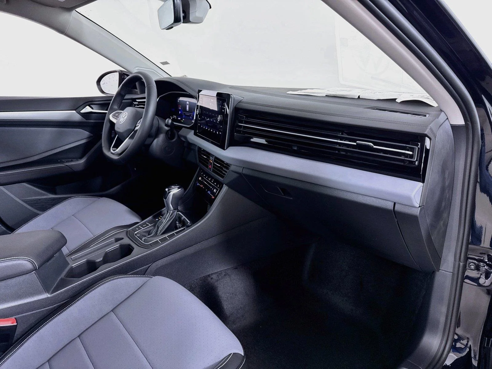 New 2027 Deep Black Pearl Volkswagen SE image 28