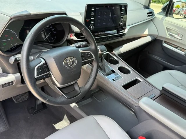 Certified Used 2022 Silver Toyota XLE image 10