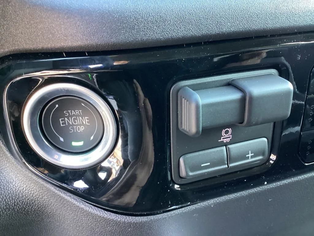 2026 GMC Sierra 2500HD SLT - Photo 11
