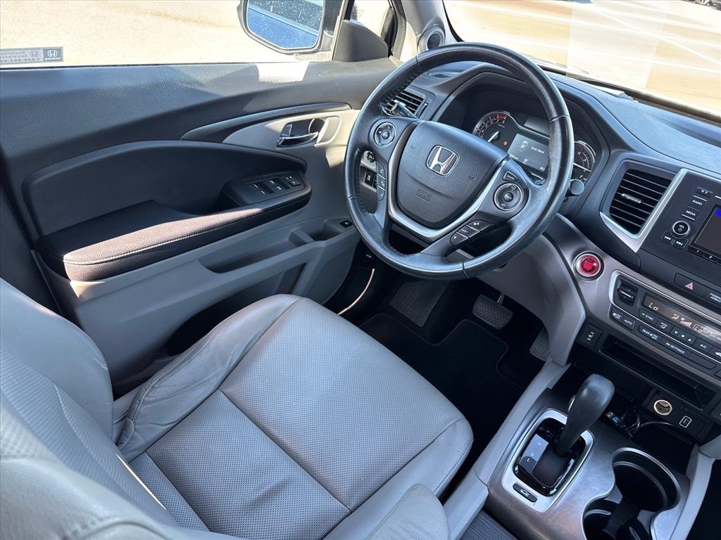 Certified Used 2019 Lunar Silver Metallic Honda RTL image 12