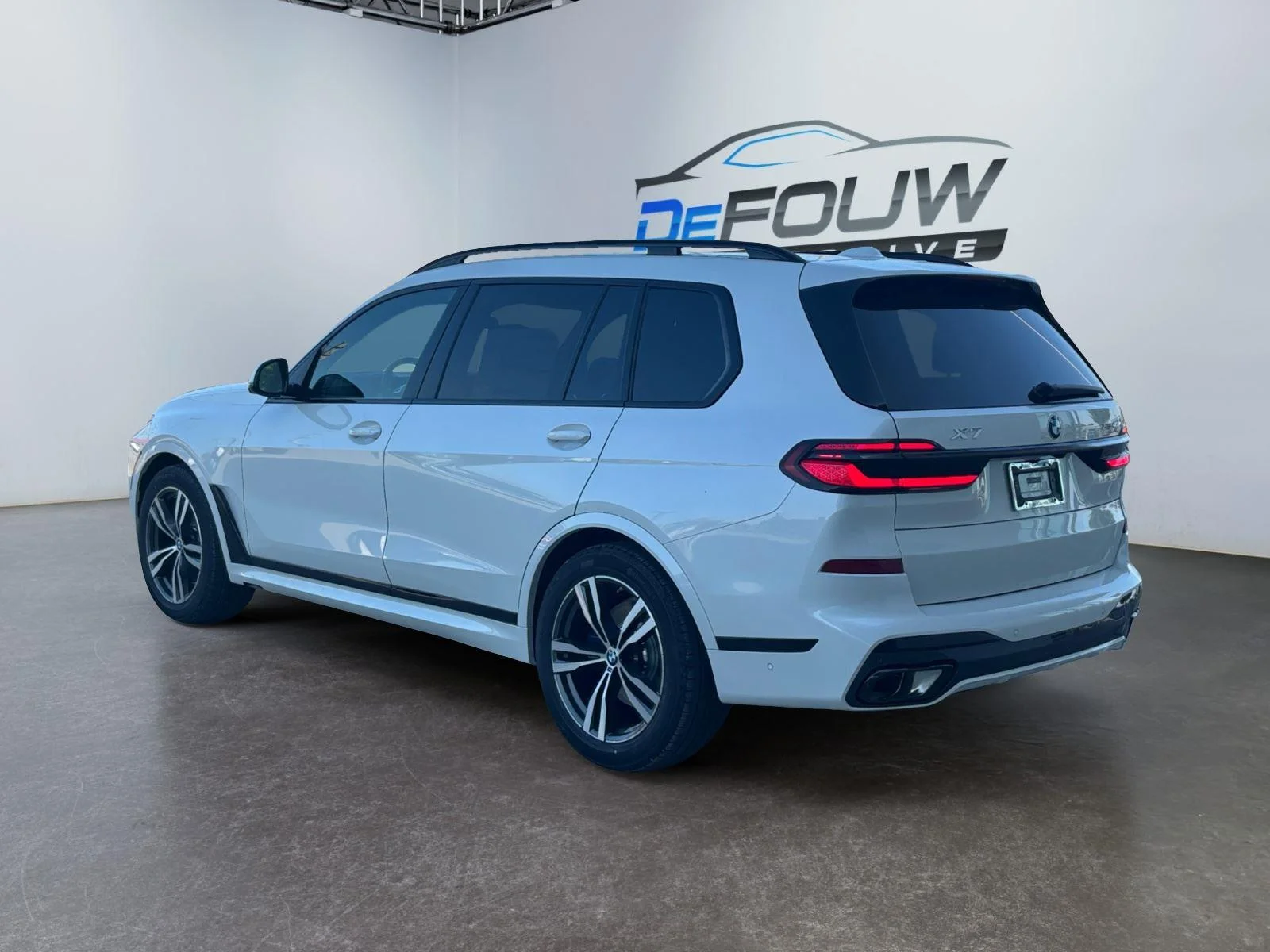 New 2027 Mineral White Metallic BMW xDrive40i image 5