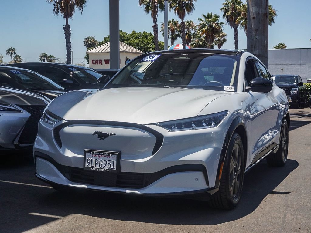 Used 2023 White Ford California Route 1 image 4