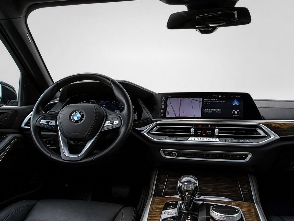 Used 2020 Arctic Gray Metallic BMW xDrive40i image 30