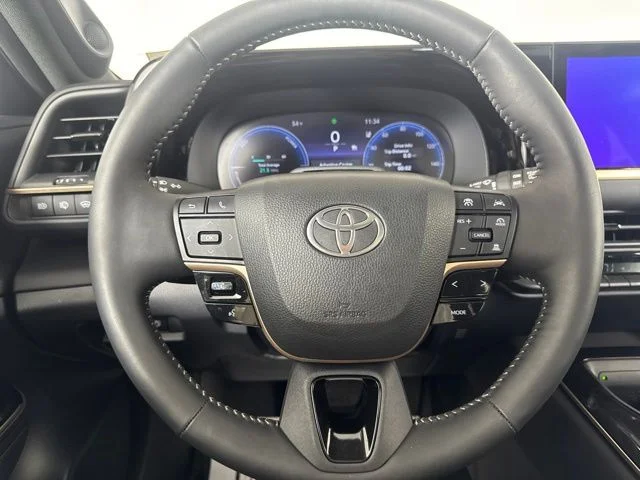 Certified Used 2025 Oxygen White Toyota Limited image 17