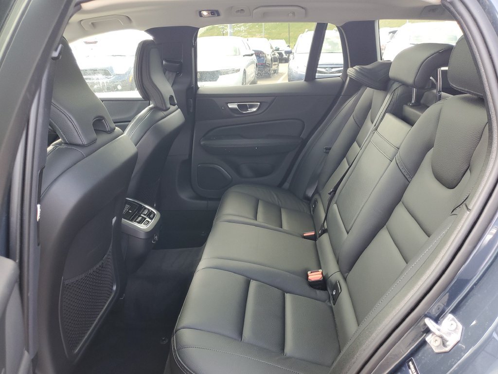 Used 2020  Volvo T5 image 15