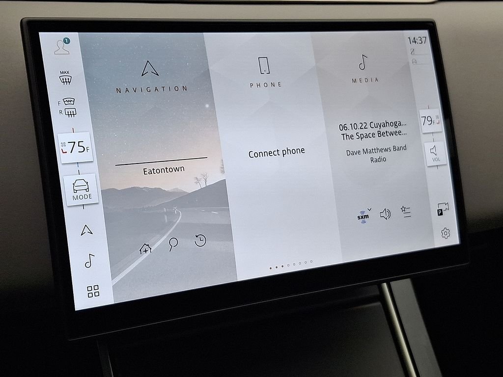 New 2026 Seoul Pearl Silver Land Rover S image 18