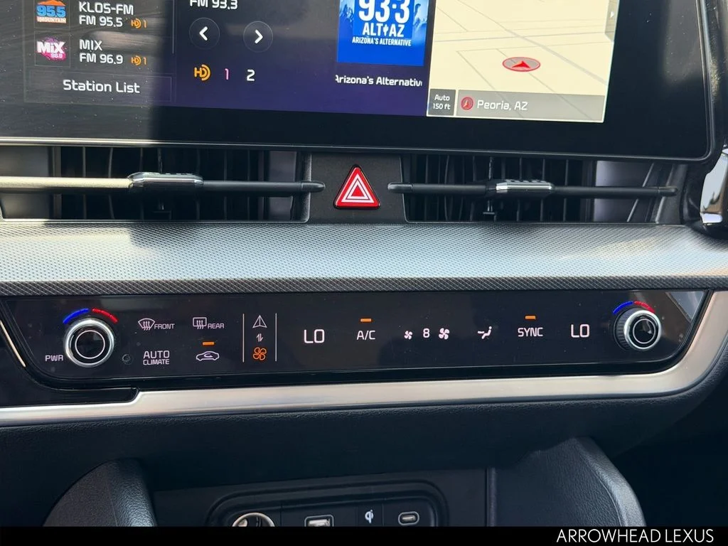 Used 2023 White Kia SX image 28