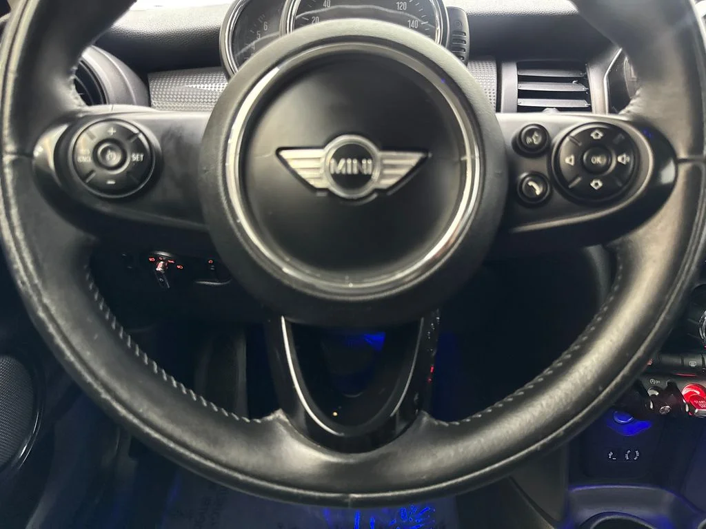 Used 2016 White MINI Base image 52