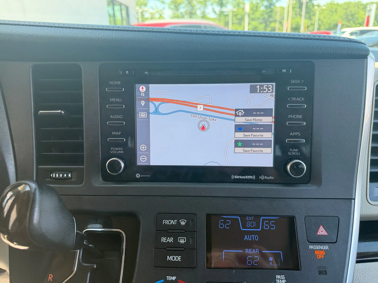 Used 2018 Super White Toyota XLE Premium image 20