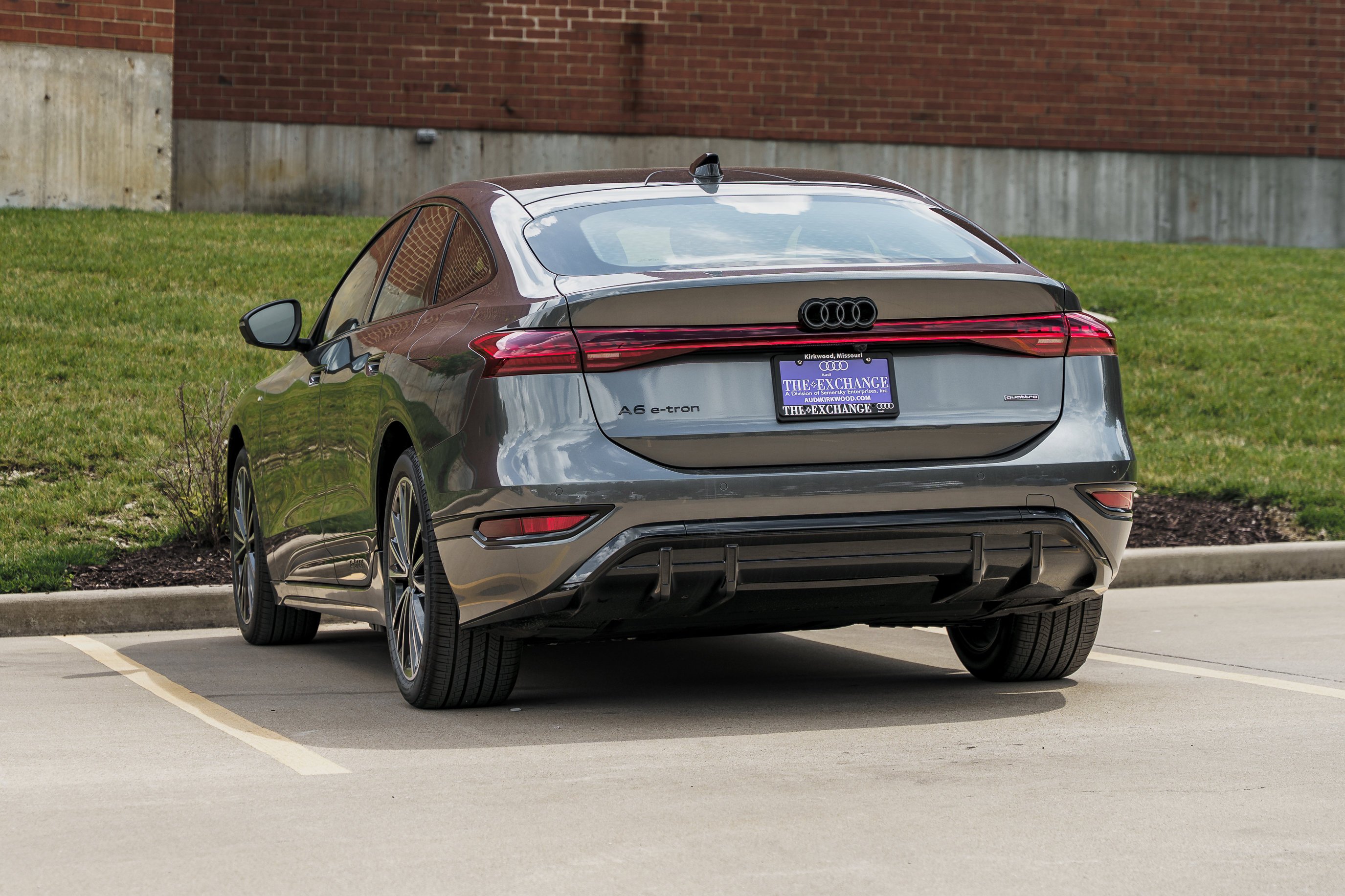 New 2027 Daytona Gray Pearl Effect Audi Premium Plus image 5