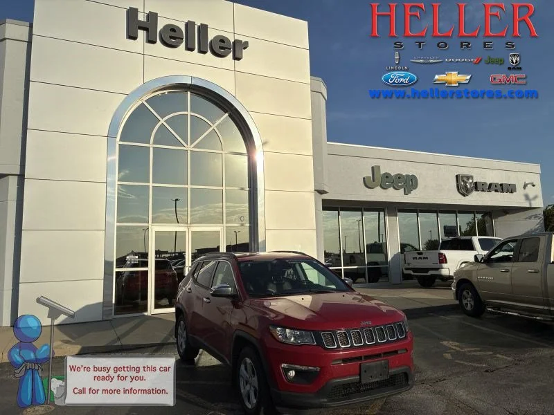 Used 2019 Redline Pearlcoat Jeep Latitude image 1