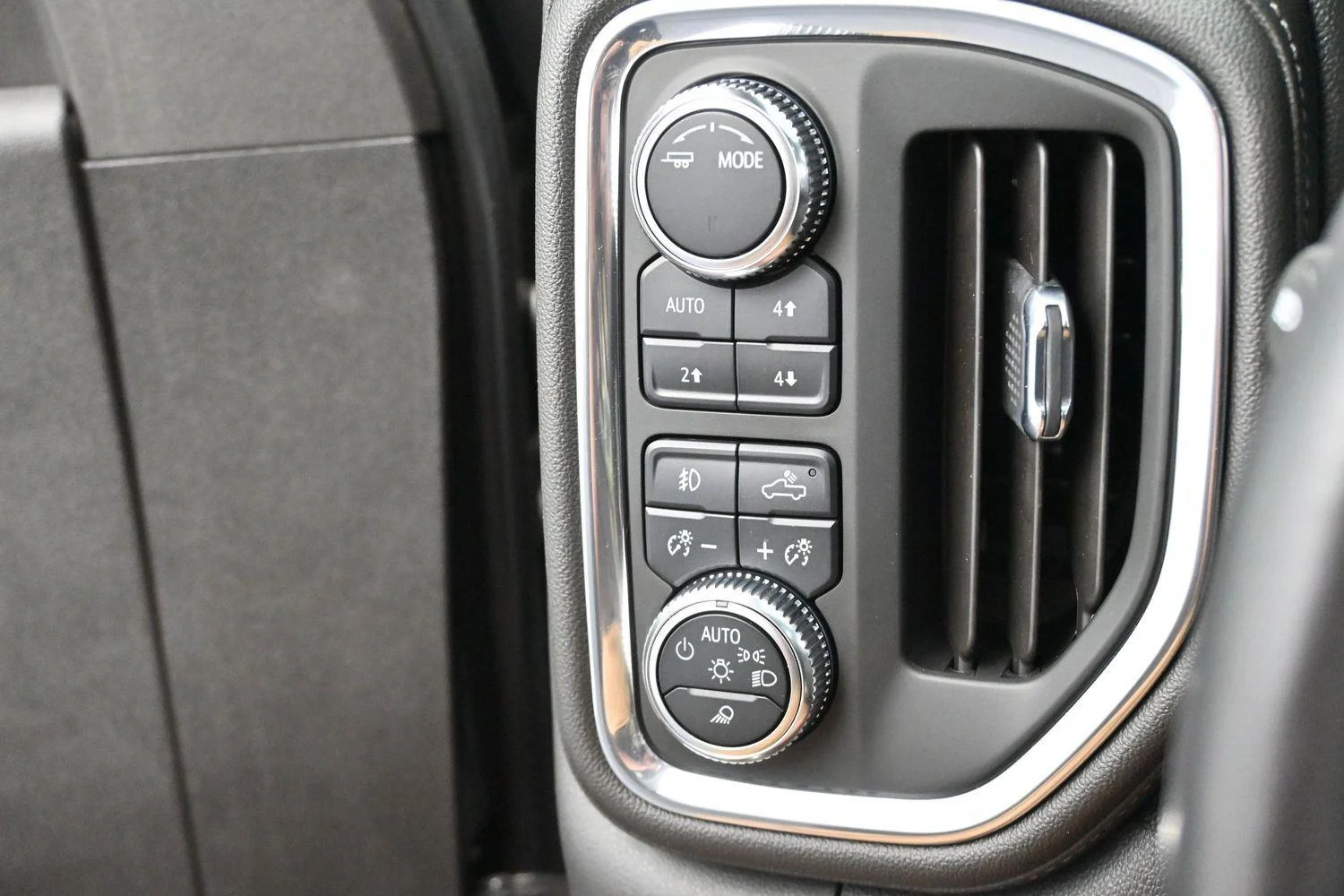 Used 2021 Onyx Black GMC Denali image 21