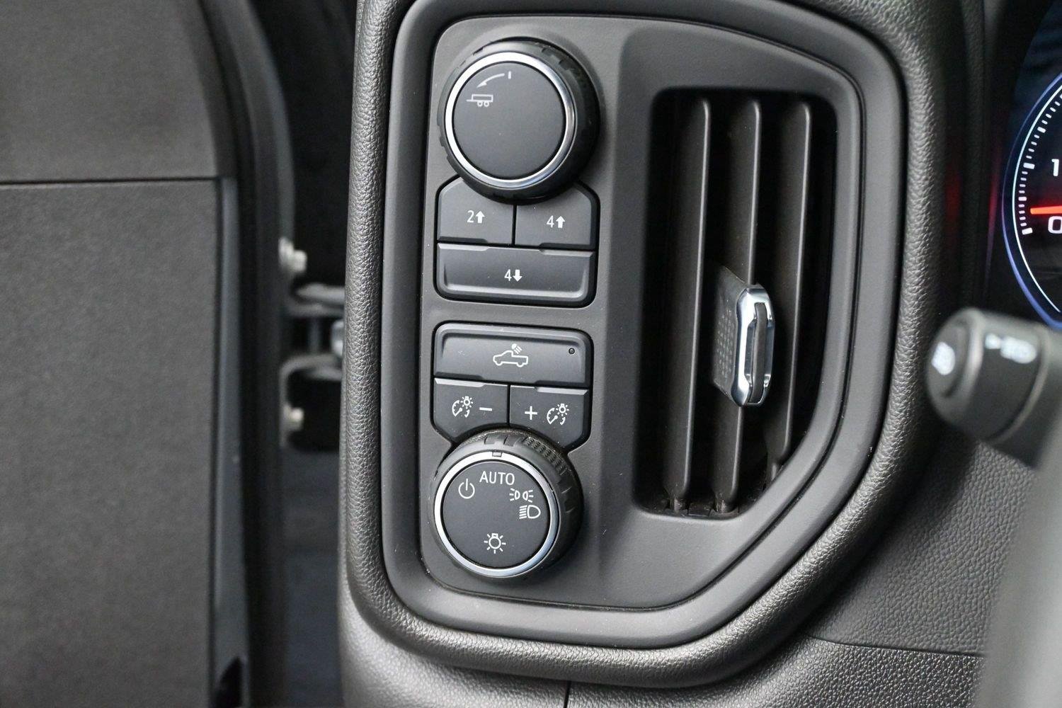 Used 2024 Slate Gray Metallic Chevrolet Custom image 20