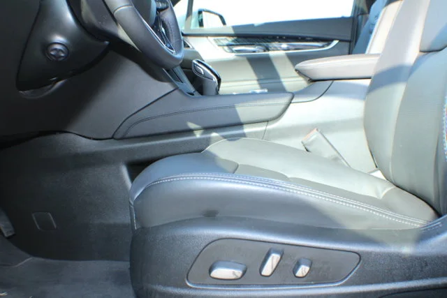 Used 2024 Argent Silver Metallic Cadillac FWD Premium Luxury image 15