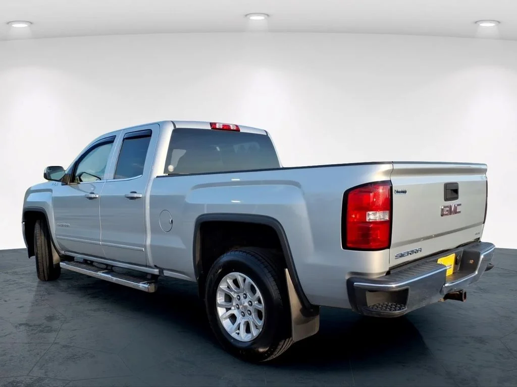 Used 2017 Silver GMC SLE image 8