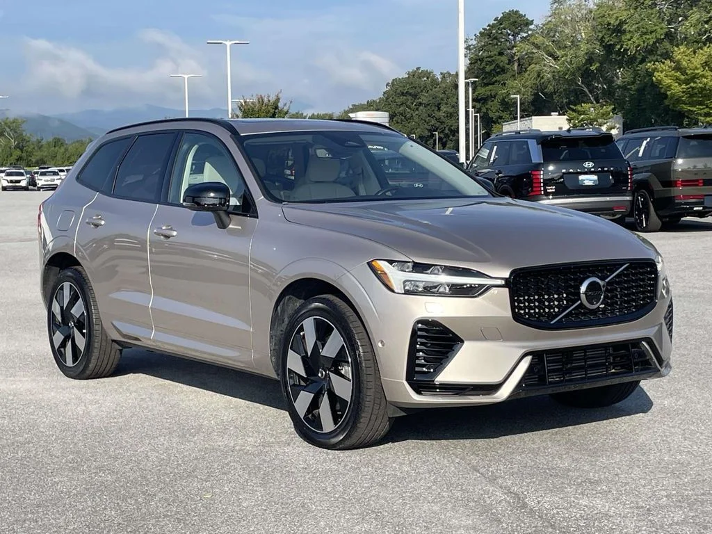 Used 2025 Bright Dusk Metallic Volvo Plus image 1