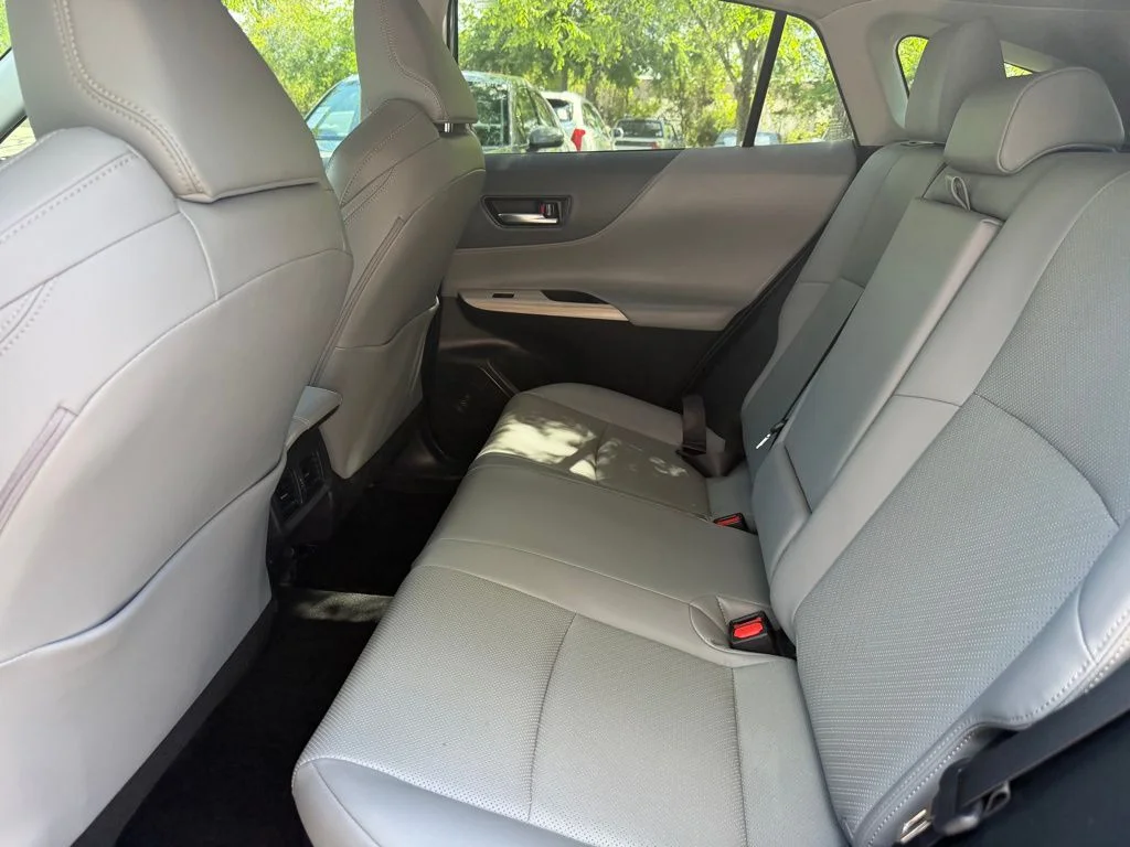 2024 Toyota Venza Limited - Photo 11