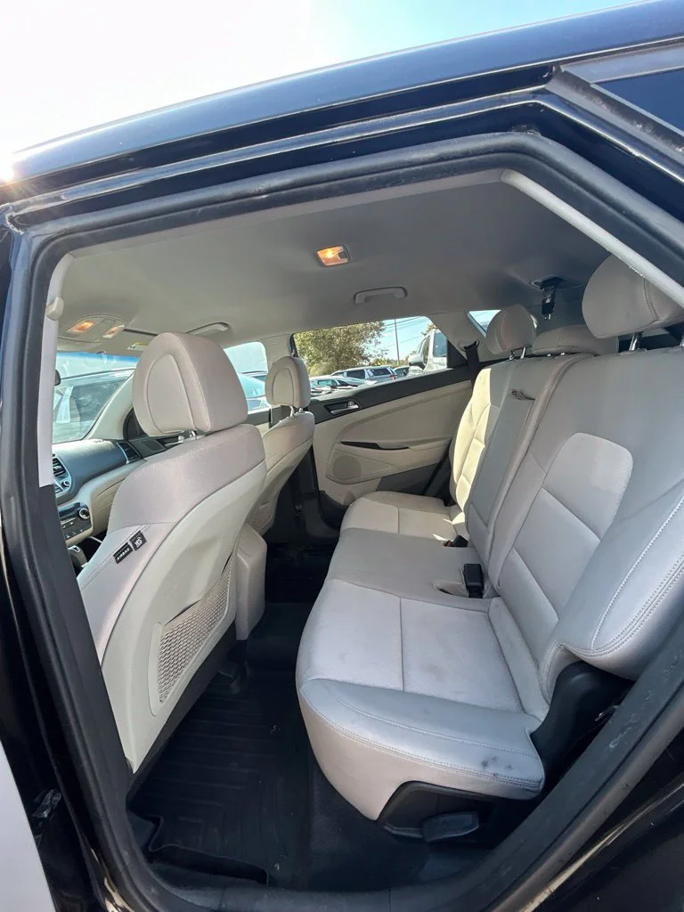 Used 2018 Black Hyundai SEL image 16