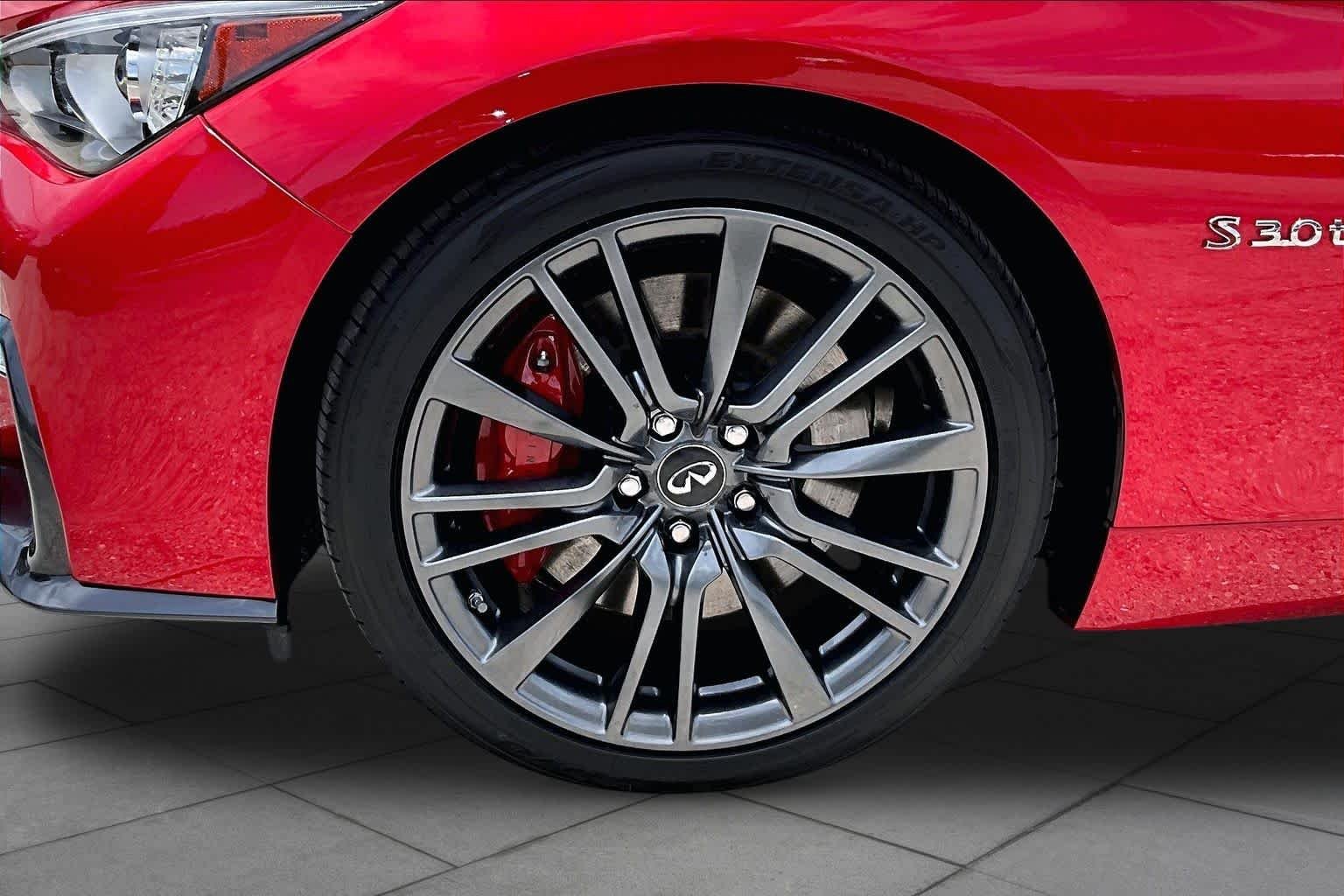 Used 2018 Dynamic Sunstone Red INFINITI RED SPORT 400 image 11