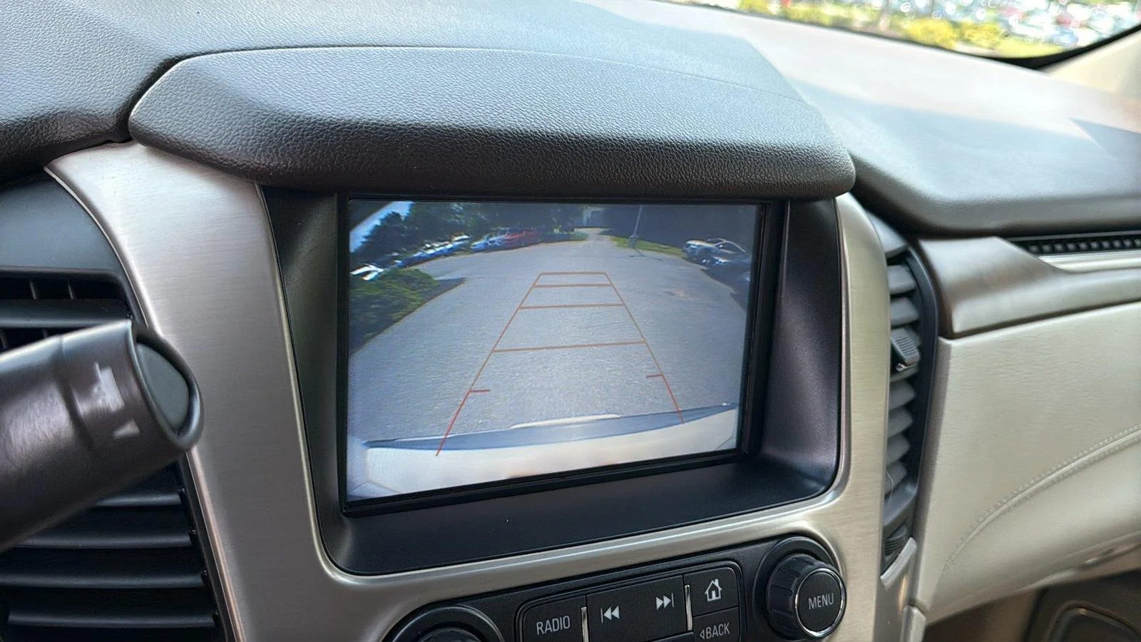 Used 2019 White Frost Tricoat GMC Denali image 17