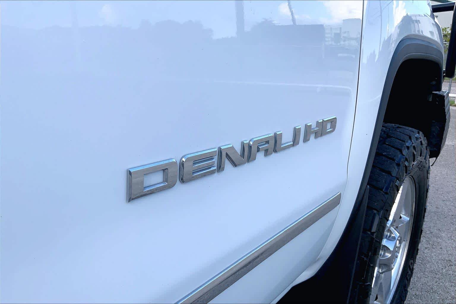 Used 2015 Summit White GMC Denali image 8
