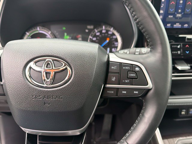 Used 2022 Midnight Black Metallic Toyota Platinum image 18