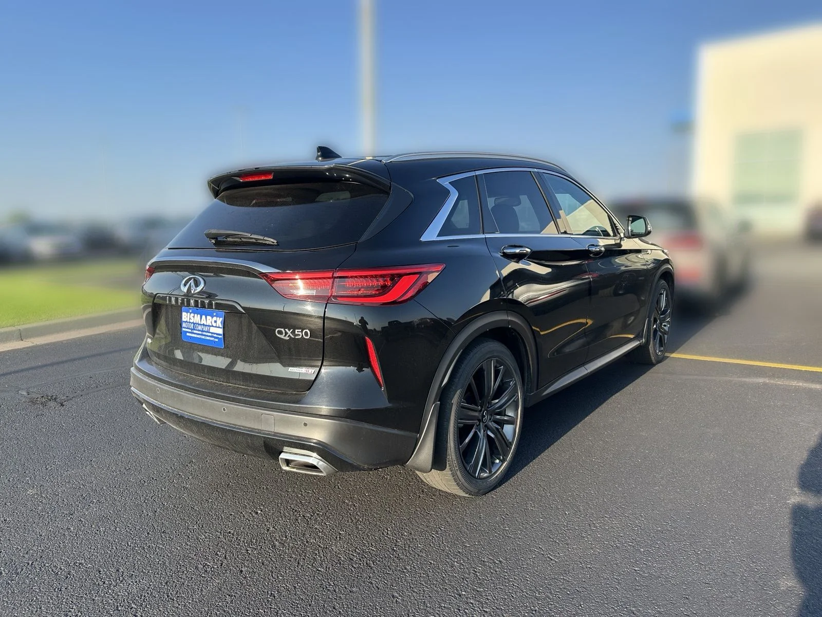 Used 2020 Black INFINITI ESSENTIAL image 3