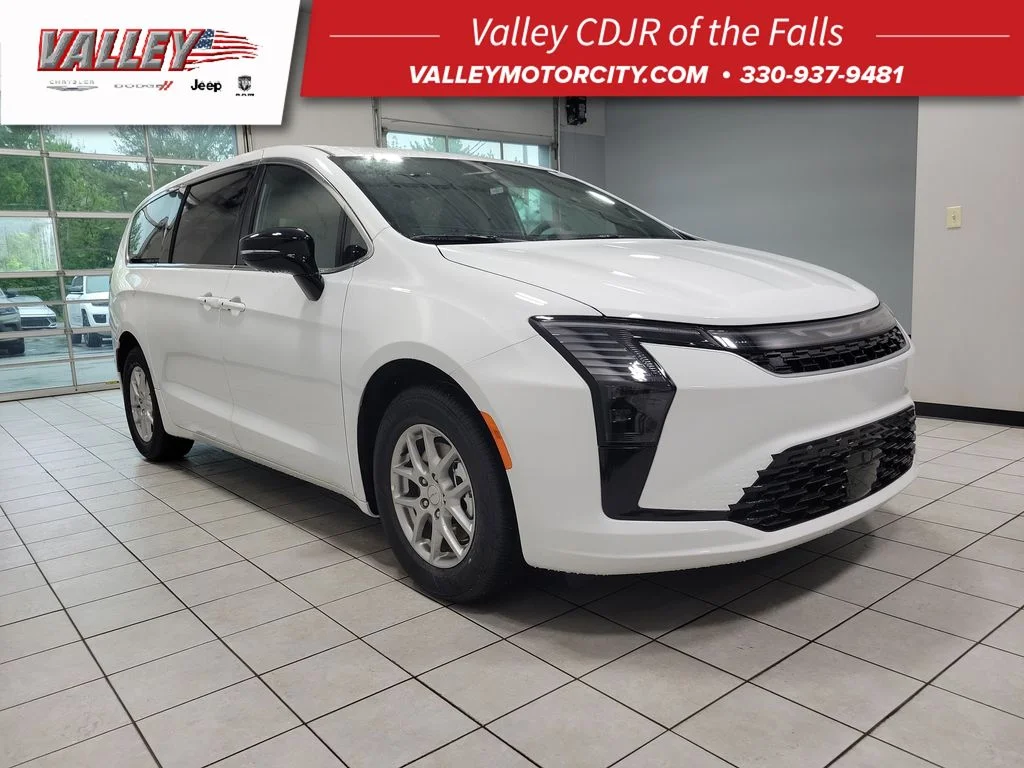 2027 Chrysler Pacifica Select's photo