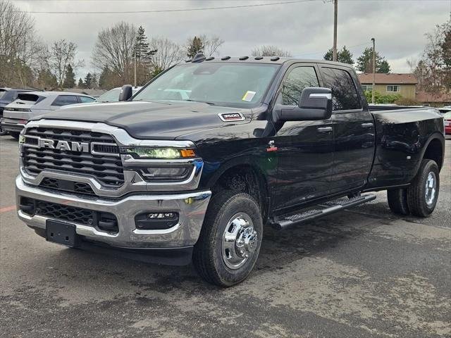 New 2026 Diamond Black Crystal Pearl-Coat Exterior Paint RAM TRADESMAN image 3