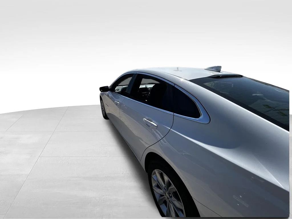 Used 2024 White Chevrolet LT image 27