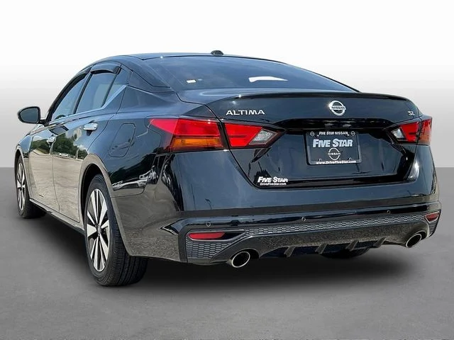 Used 2019 Black Nissan 2.5 SL image 5