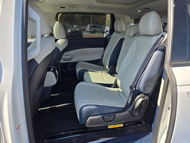 Used 2025 White Kia SX image 13