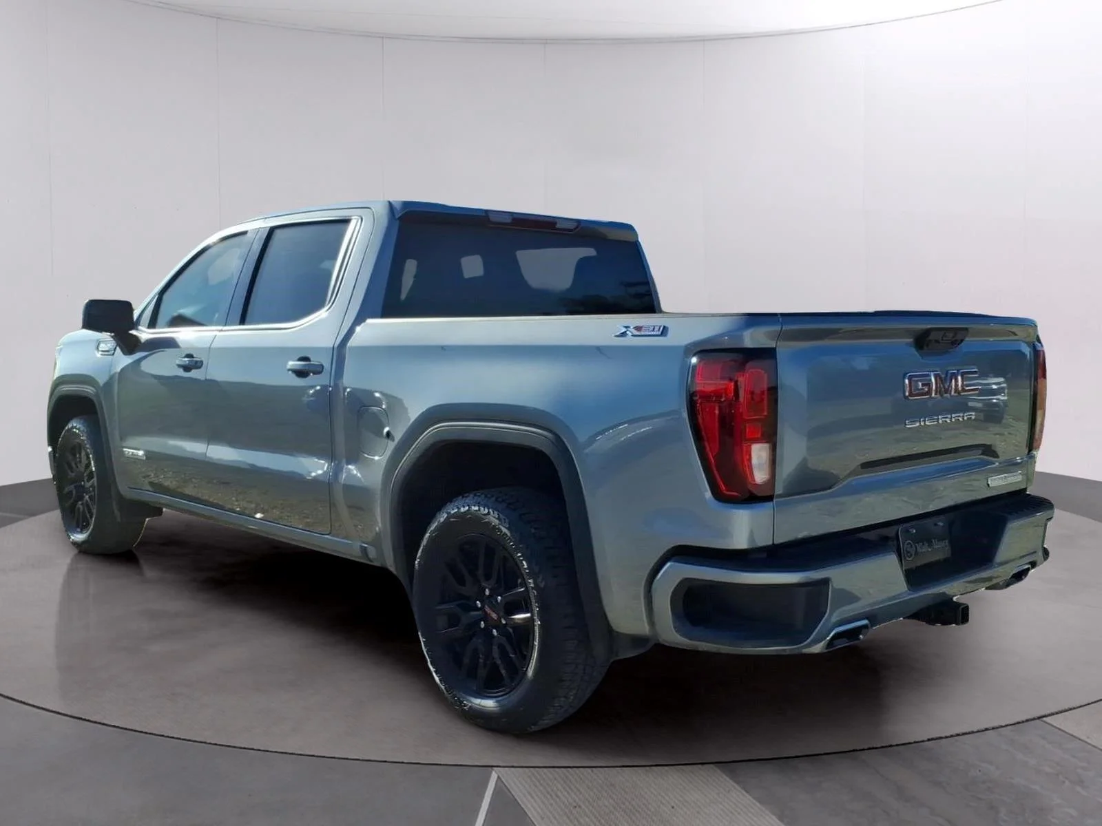 Used 2026 Sterling Metallic GMC Elevation image 3