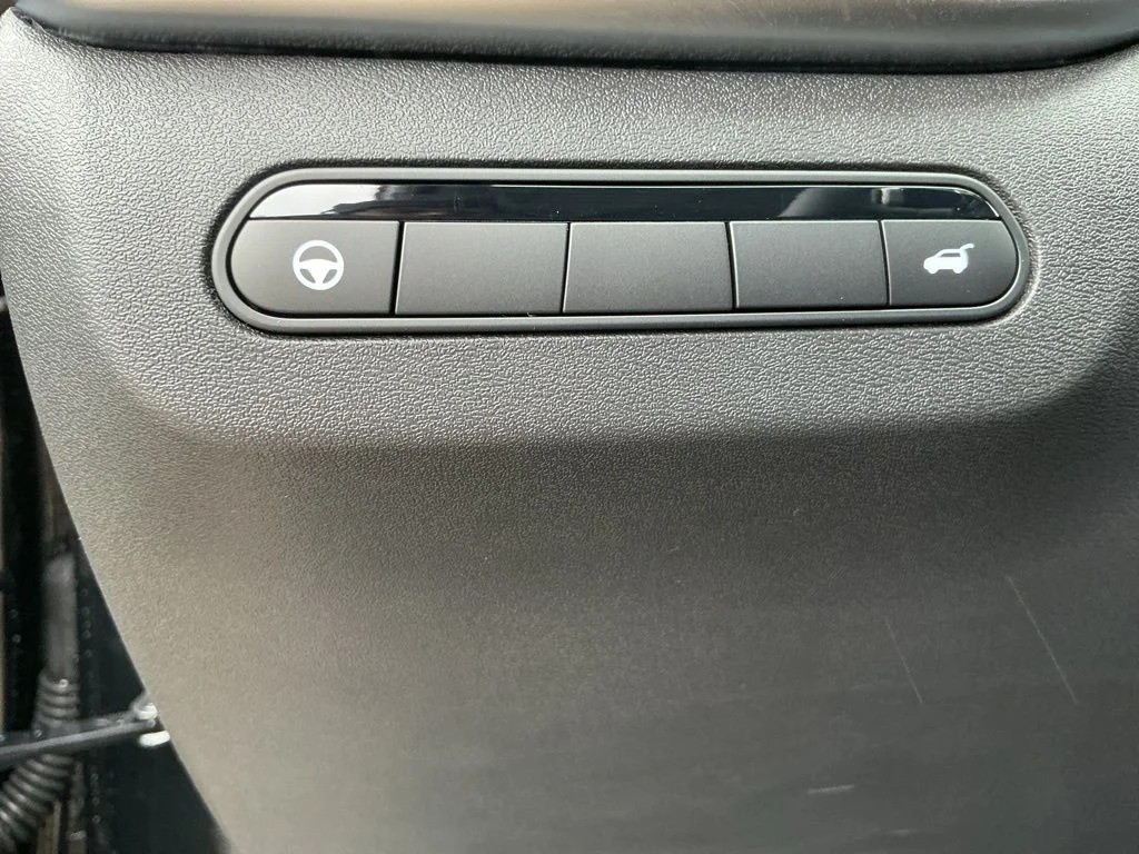 New 2026 MINERAL BLACK INFINITI Luxe FWD image 19