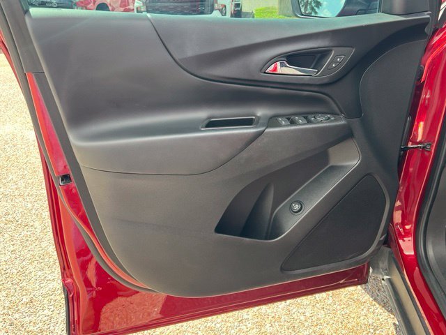 Used 2023 RADIANT RED TINTCOAT Chevrolet LT image 12
