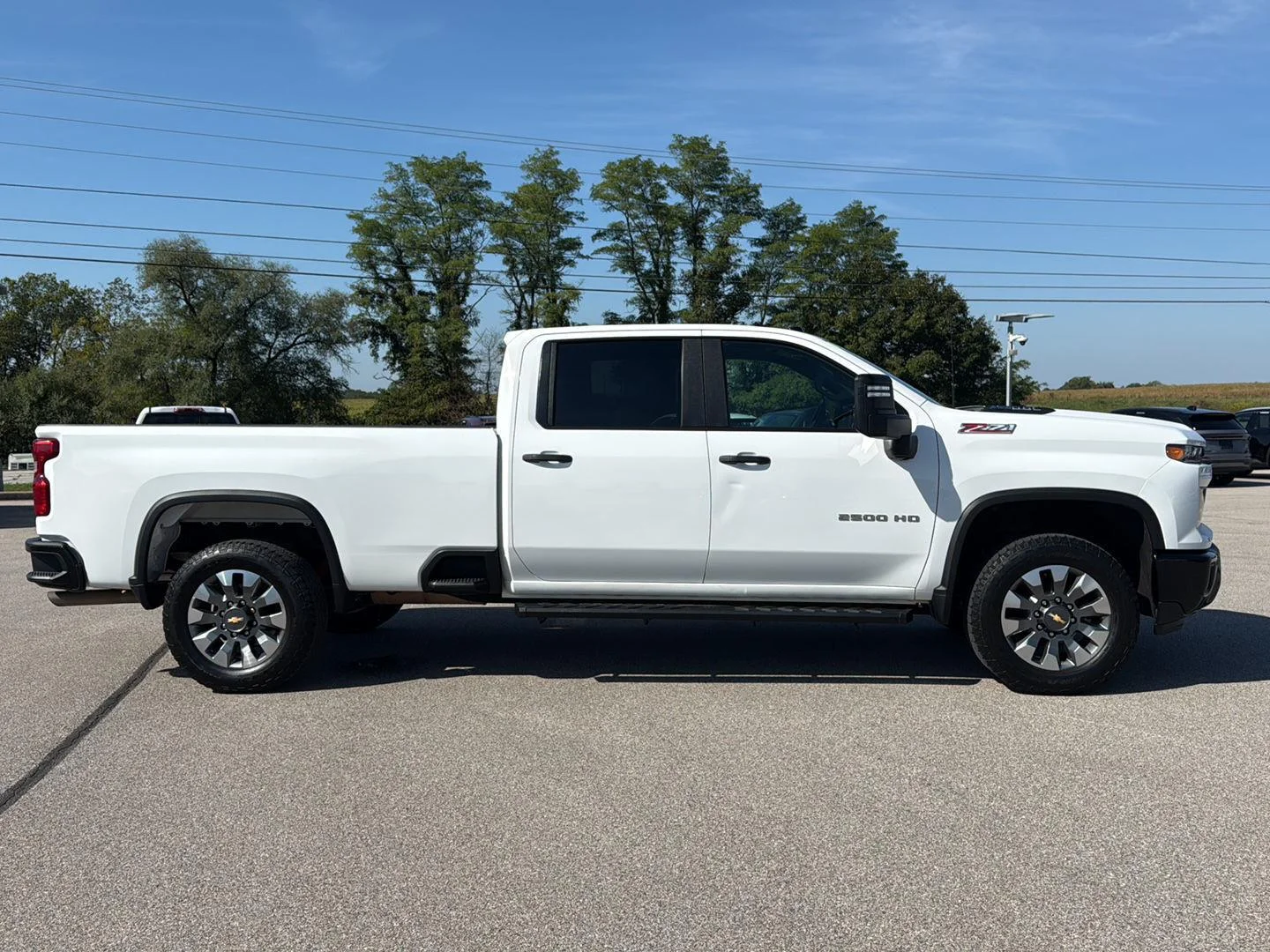 Used 2025 Summit White Chevrolet Custom image 9