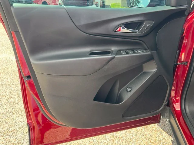 Used 2023 RADIANT RED TINTCOAT Chevrolet LT image 12